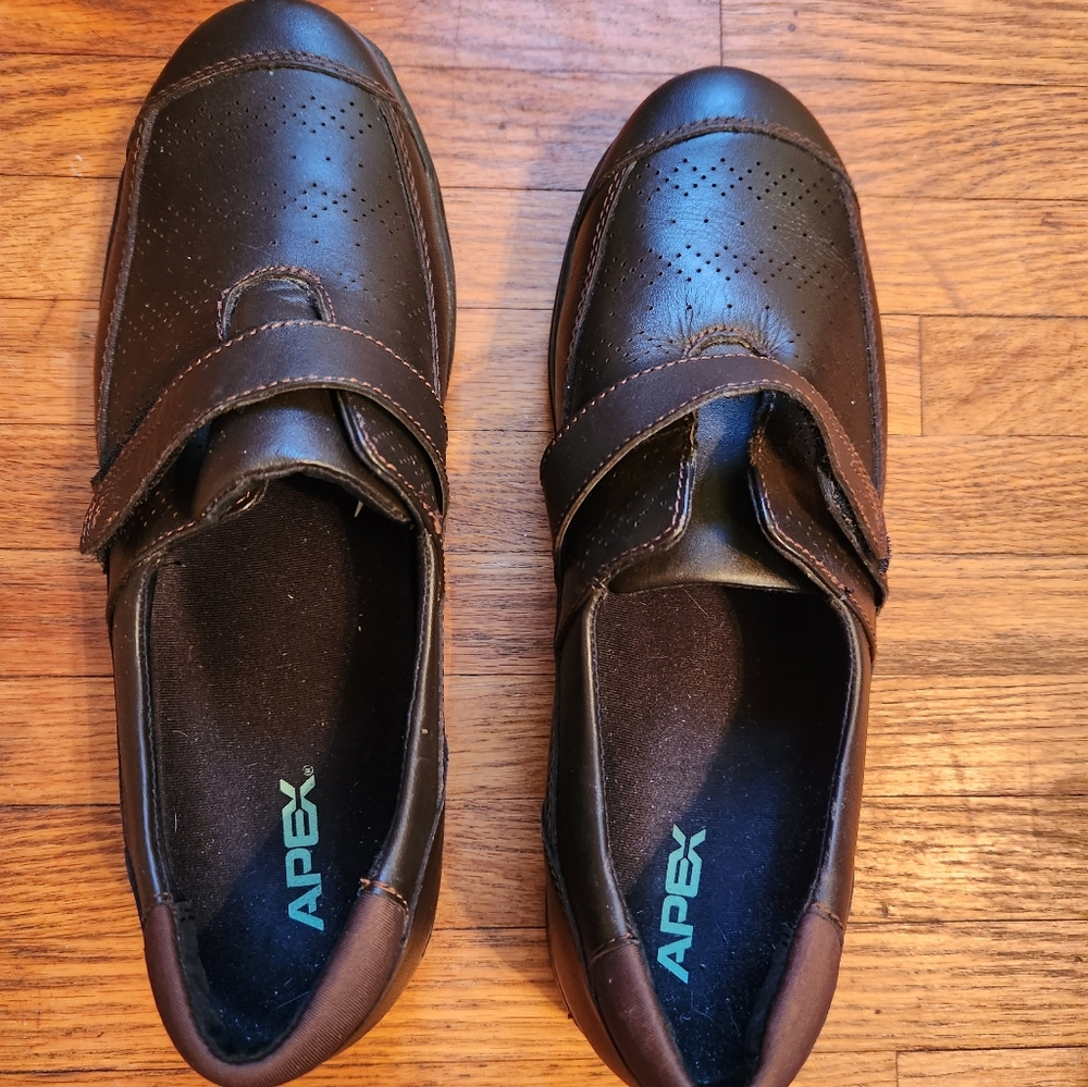 Apex Dark Brown Shoes Size 9 - Picture 2 of 6